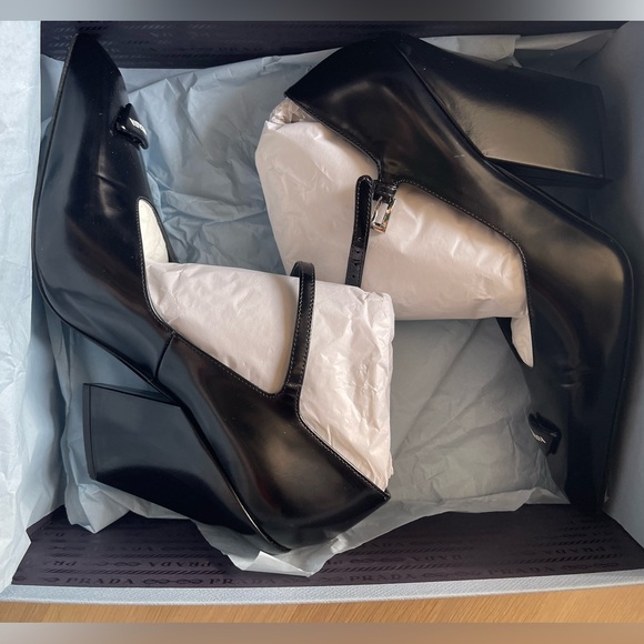 Prada pointed Mary Jane pumps, Black, size 38.5 - Picture 5 of 7